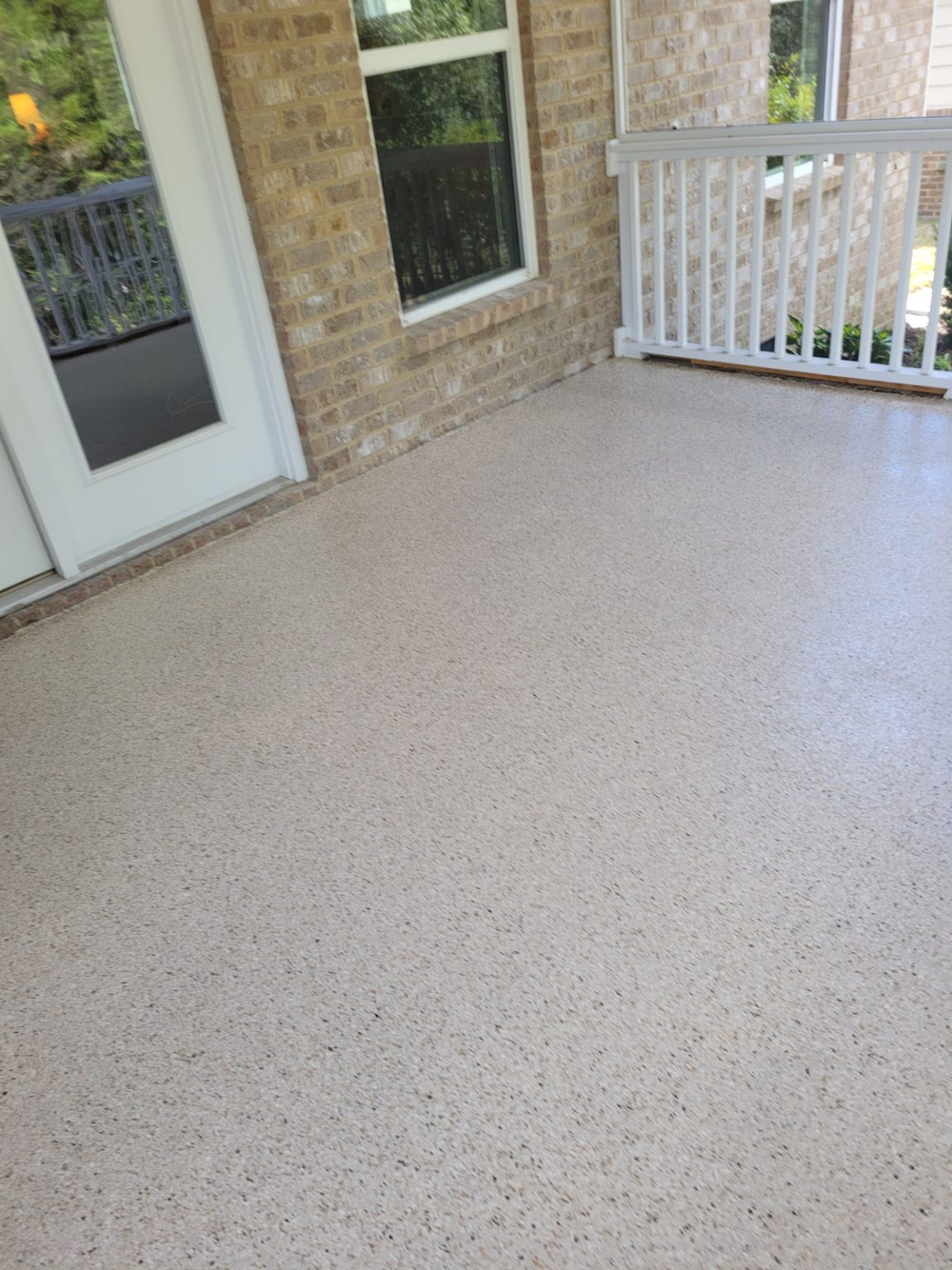 advantages-epoxy-concrete-floor-coating-vs-concrete-paint